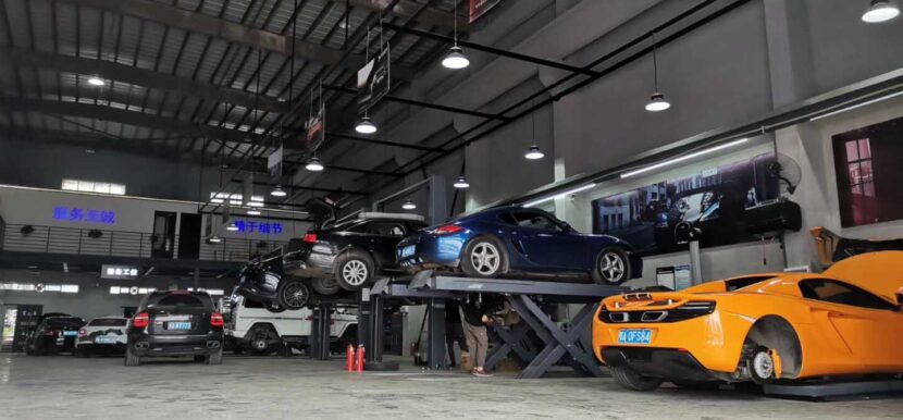 4 Essential Garage Equipment Must-Haves for Car Restoration Beginners