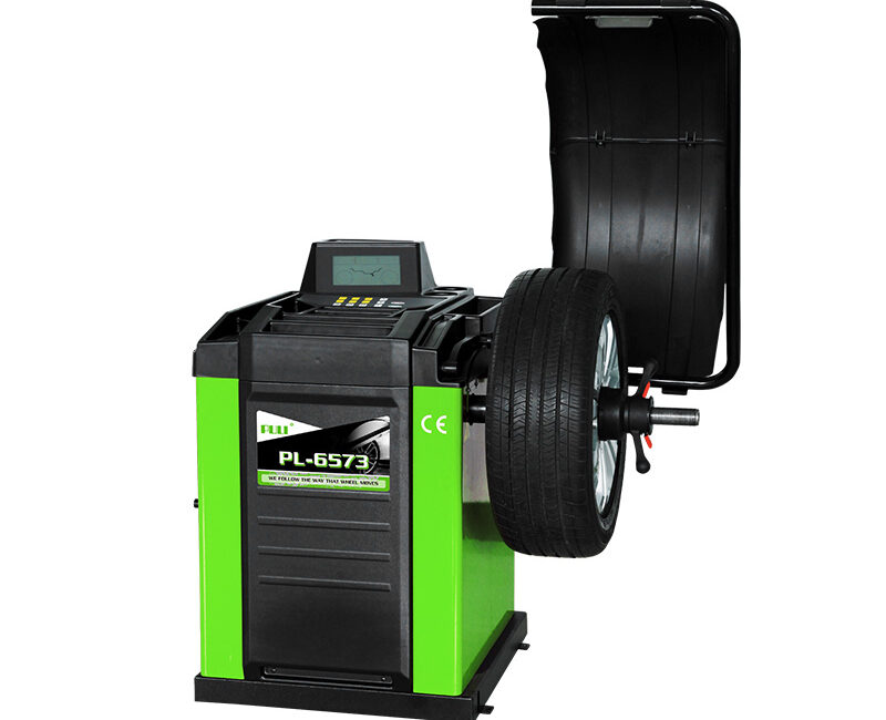 PL-6573 self-calibrating computer wheel balancer